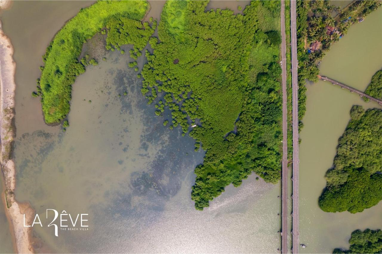 La Reve The Beach Villa Malappuram Bagian luar foto